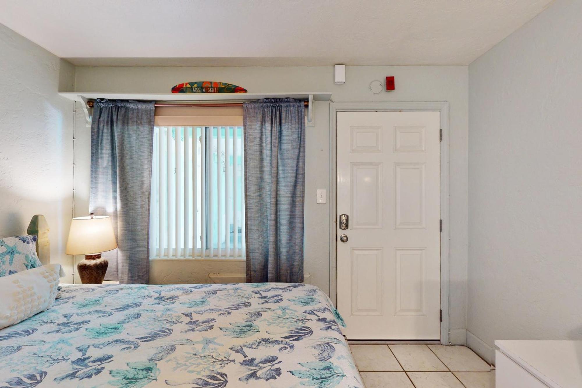 Pass-A-Grille Beach Retreat Unit 8 St. Pete Beach Exterior photo